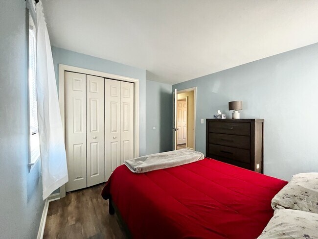 Building Photo - 94 Cottonwood Ln