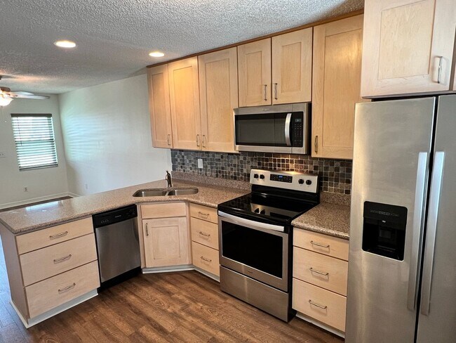 Building Photo - Charming 3BR, 2BA home next to DeSoto Park