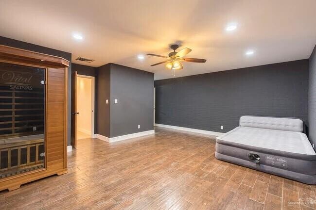 Building Photo - 23 West St