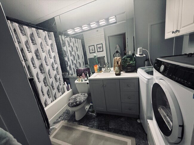 Building Photo - 4 Martine Ave