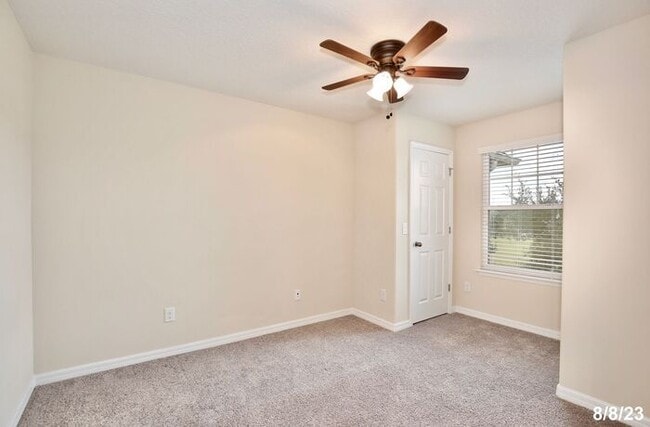 Building Photo - Beautifully Appointment 3/2.5 Modern Townh...