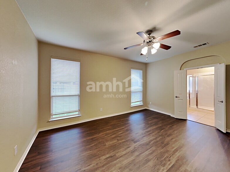 Building Photo - 6136 Kristen Dr