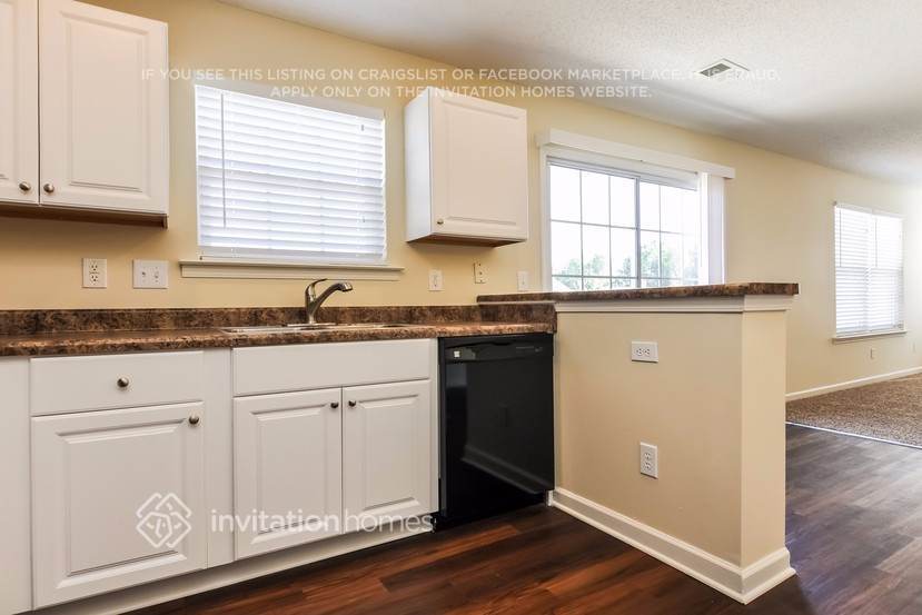 Building Photo - 8020 Bright Oak Trail