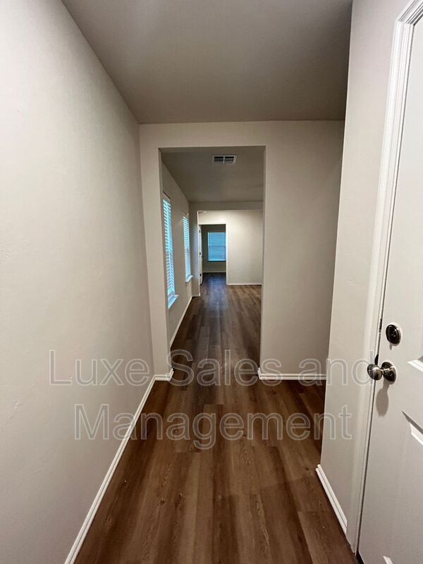 Building Photo - 10818 NW 119th St