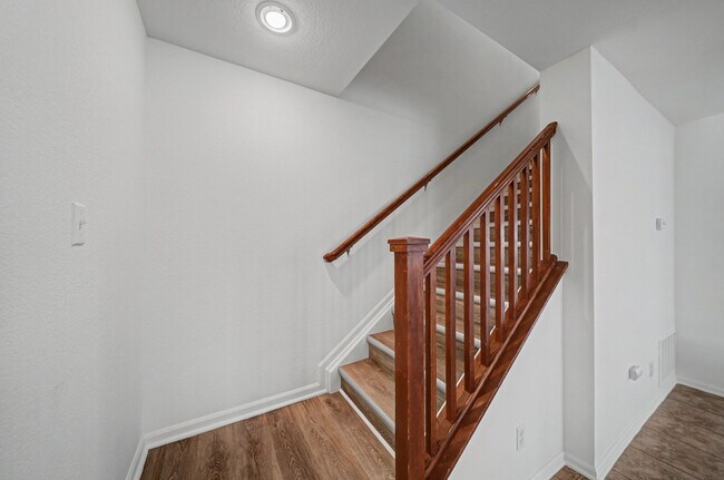 Building Photo - 5772 Ceylon St