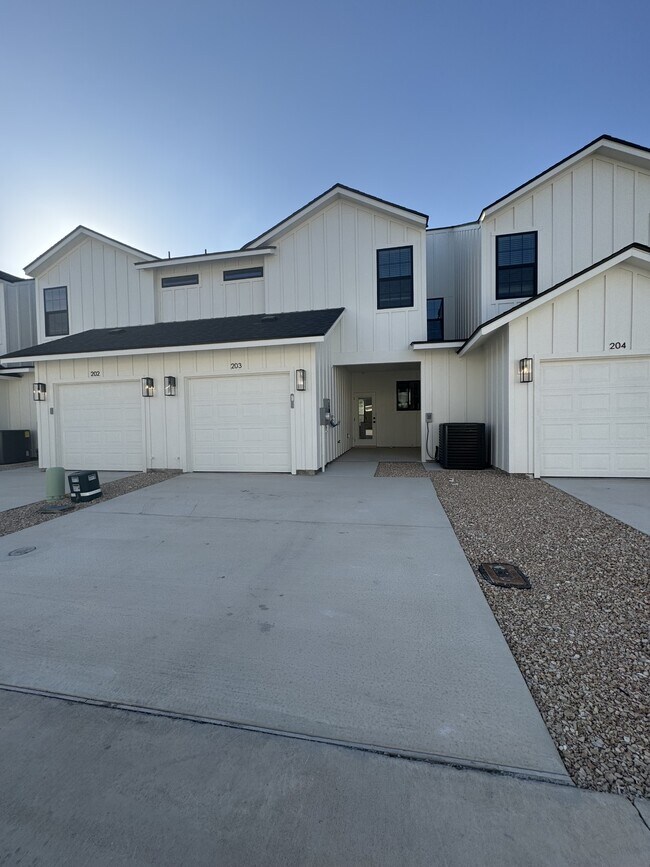 Building Photo - 5811 S 31st St