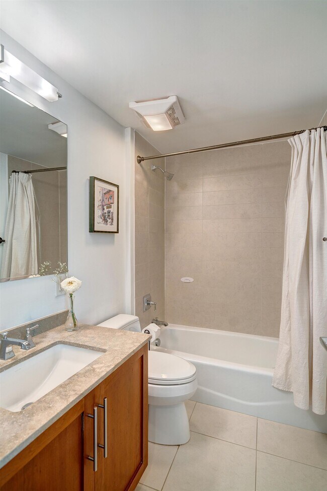 Building Photo - 800 Jackson St