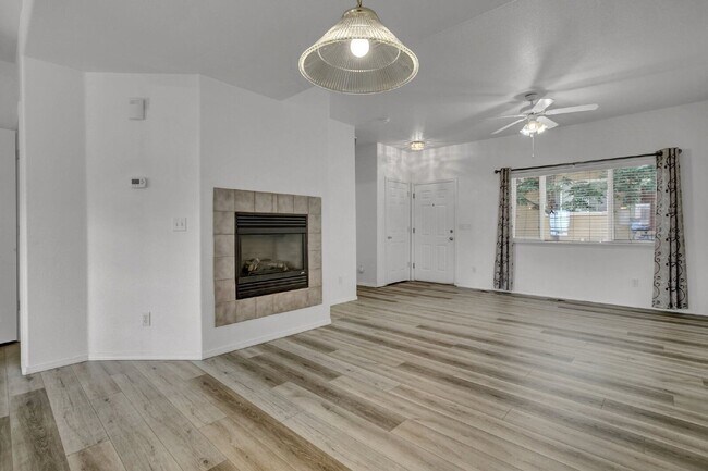 Building Photo - 6769 Rio Bravo Grove