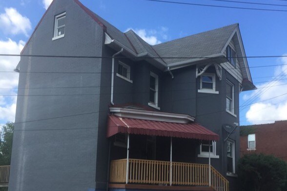 Building Photo - 811 Sarah St