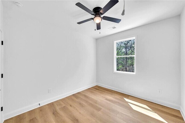 Building Photo - 203 Riverstone Commons Cir