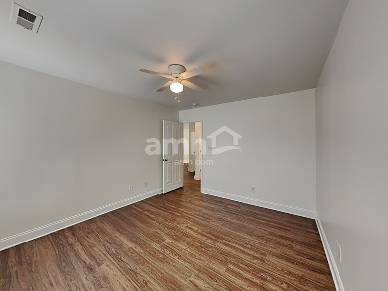 Building Photo - 10502 Carver Falls Rd