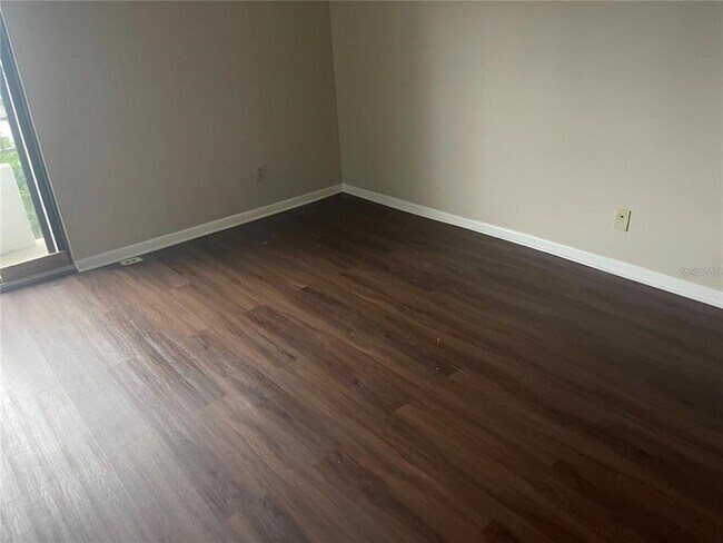 Building Photo - 851 Bayway Blvd