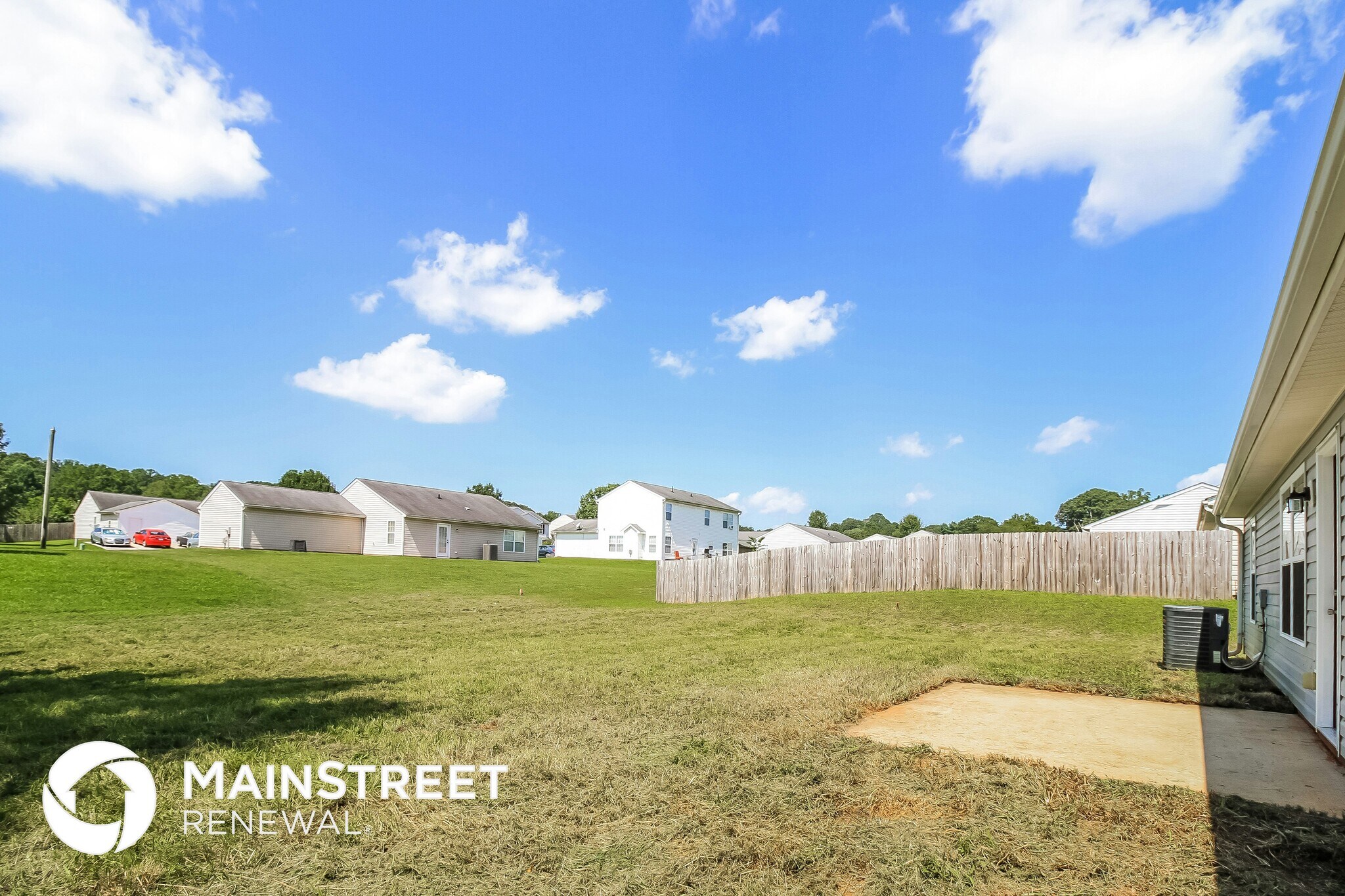 Building Photo - 484 Bedford Knoll Dr