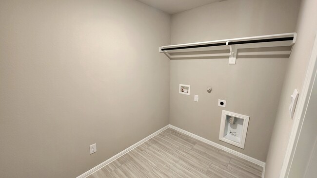 Building Photo - 16429 Severn Ln