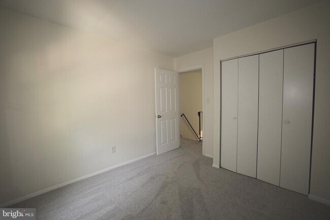Building Photo - 2400 Ansdel Ct