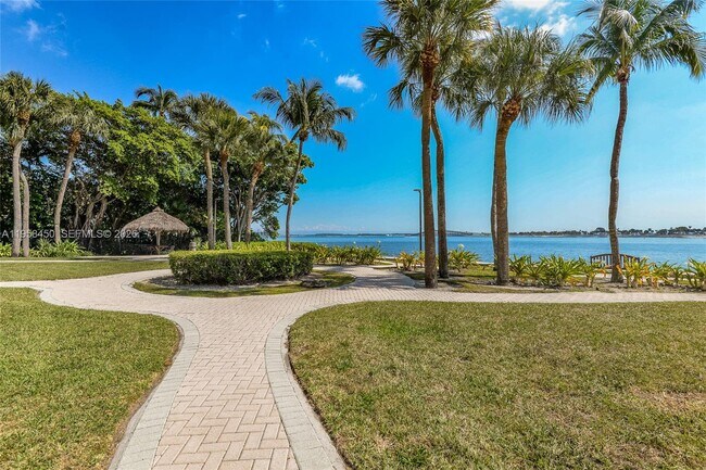 Building Photo - 2451 Brickell Ave