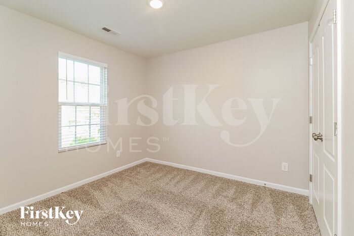 Building Photo - 7429 Hidden Creek Dr