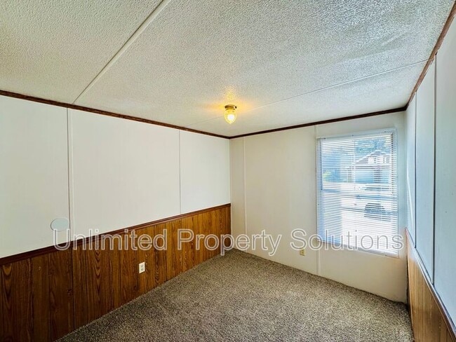 Building Photo - 120 Zack Cir