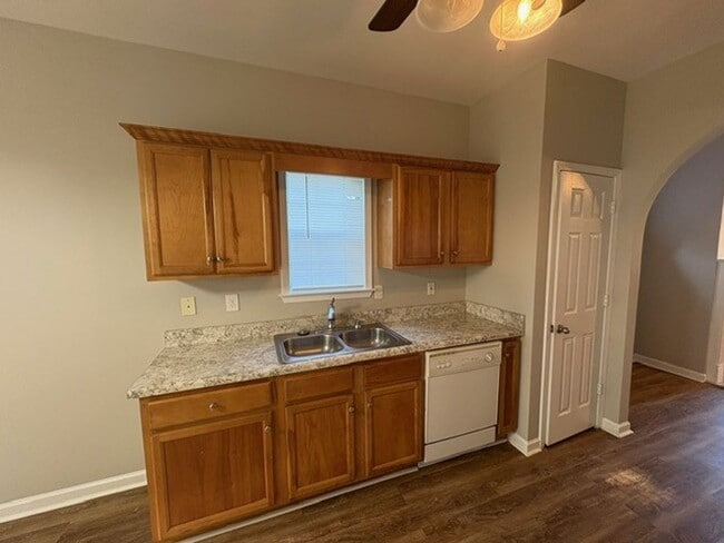 Building Photo - For Rent - 3 Bedroom, 2 Bathroom home in Pelham