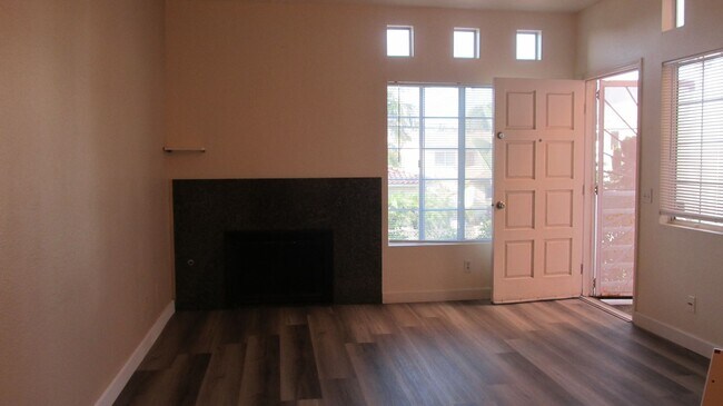 Building Photo - 221 Donax Ave