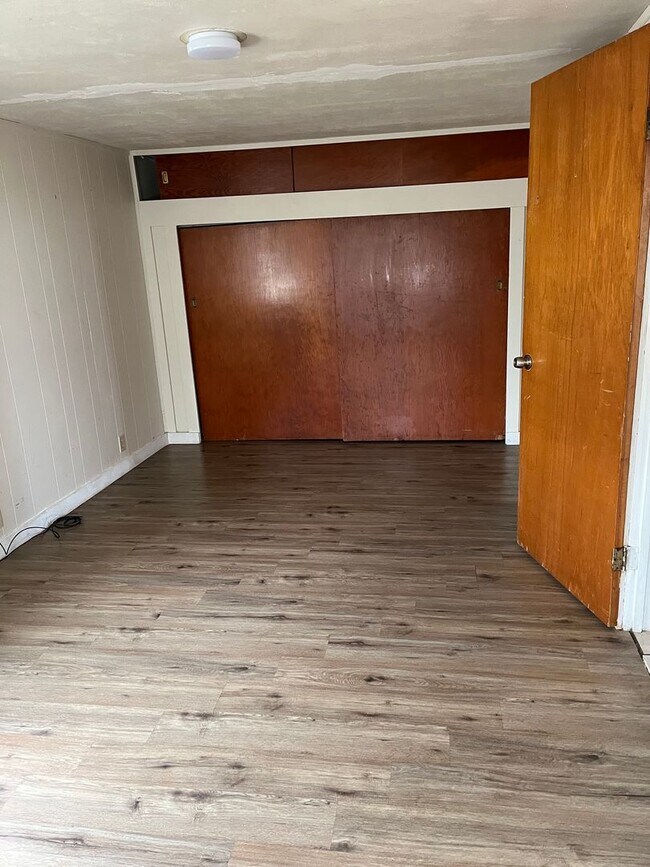 Building Photo - 2 bed 1 bath in Taft!