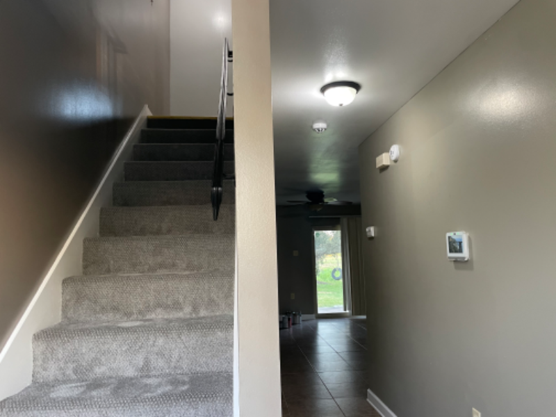 Building Photo - 3561 Kings Dr
