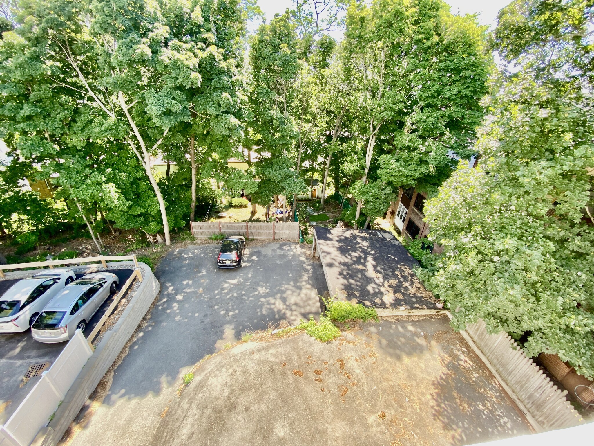 Parking - 208 Rawson Rd