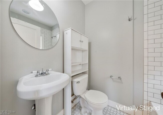 Building Photo - 12037 Lake Ave