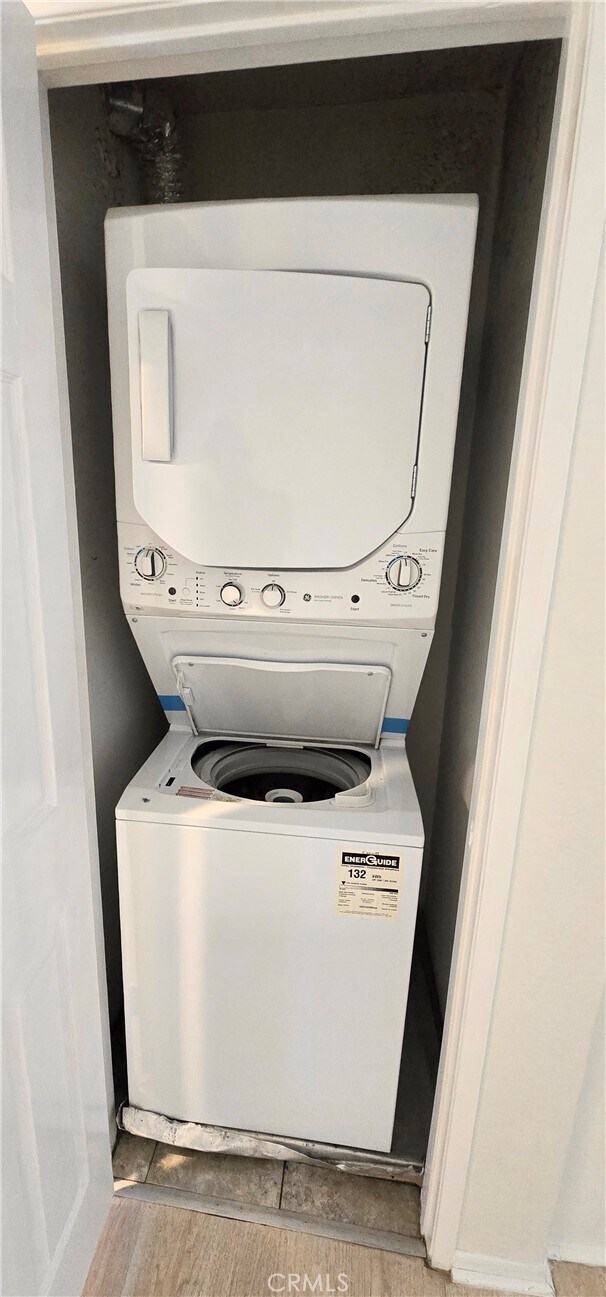 Building Photo - 630 W Dryden St