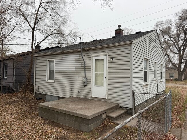 Building Photo - 22705 Sharrow Ave