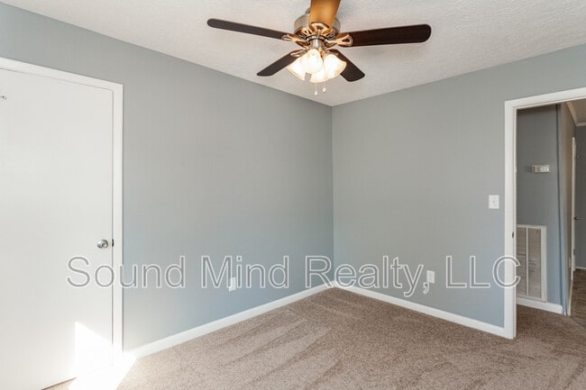 Building Photo - 704 Joyner St