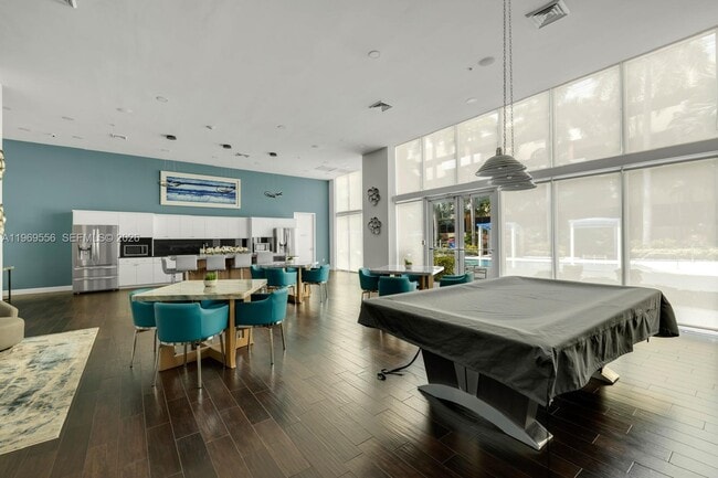 Building Photo - 18800 NE 29th Ave