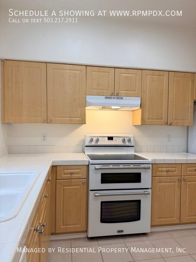Building Photo - 10545 SW Cougar Ln