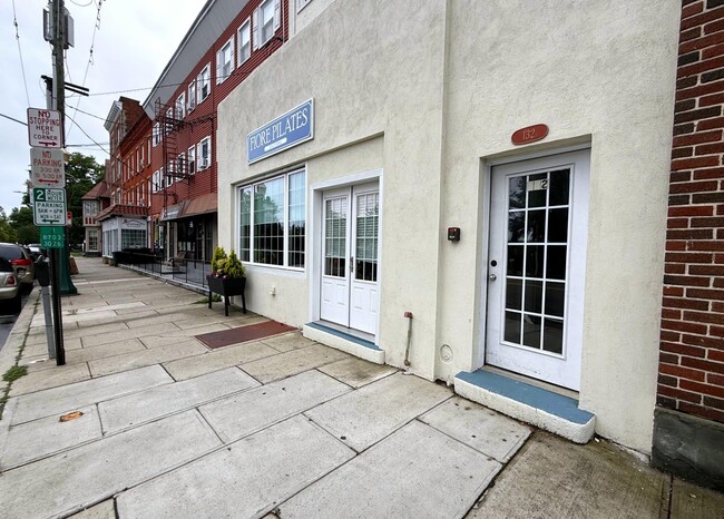 Building Photo - 132 W Boston Post Rd