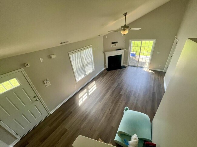 Building Photo - 180 Collinwood Dr