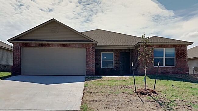 Building Photo - Very Nice 4 Bedroom 2 Bath in El Reno Schools