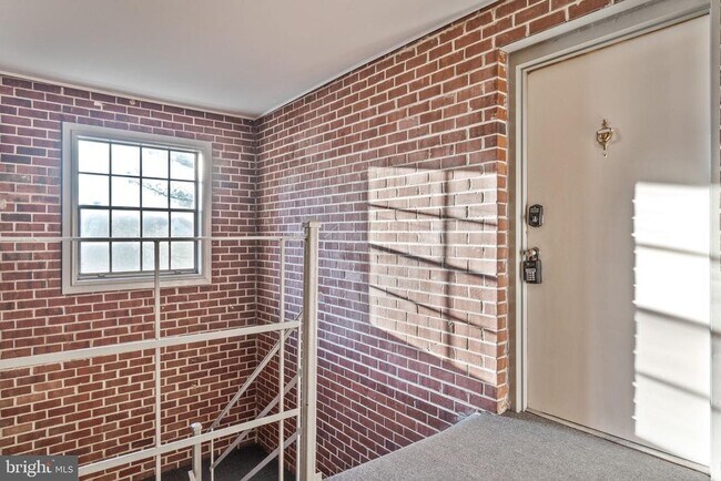 Building Photo - 4413 Romlon St
