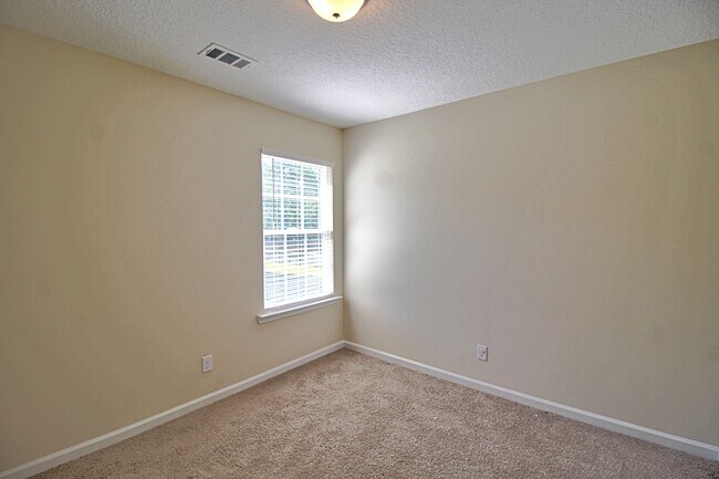 Building Photo - 260 Whippoorwill Wy NE