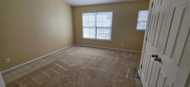 Building Photo - ****** $200 OFF FIRST FULL MONTH OF RENT!! ******