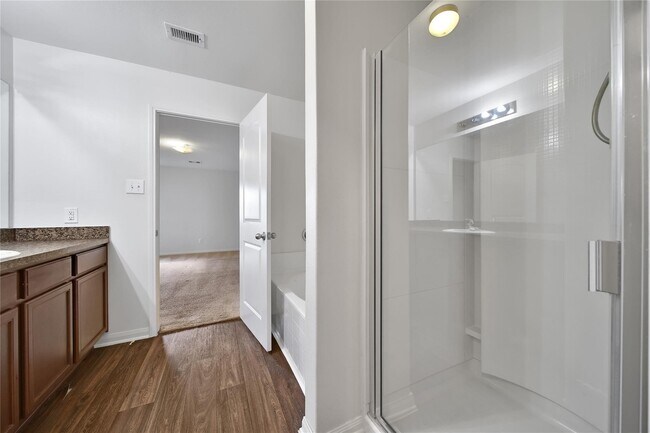 Building Photo - 2524 Watersail Dr