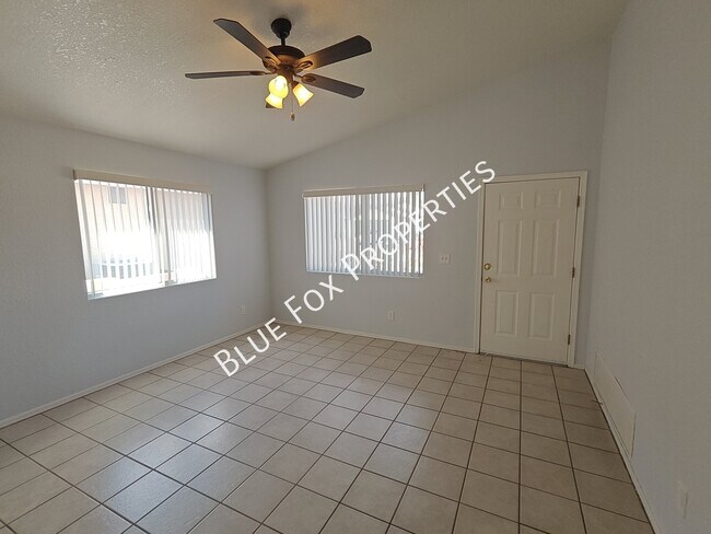 Building Photo - 7960 S Lennox Ln