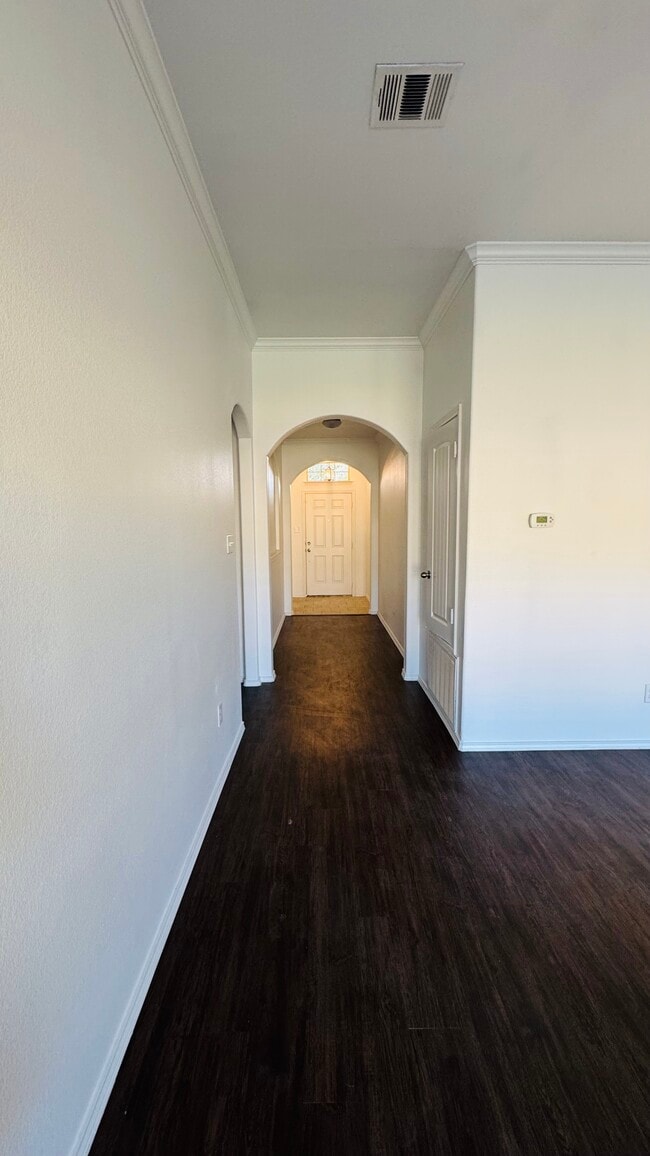 Building Photo - 112 Hendelson Ln