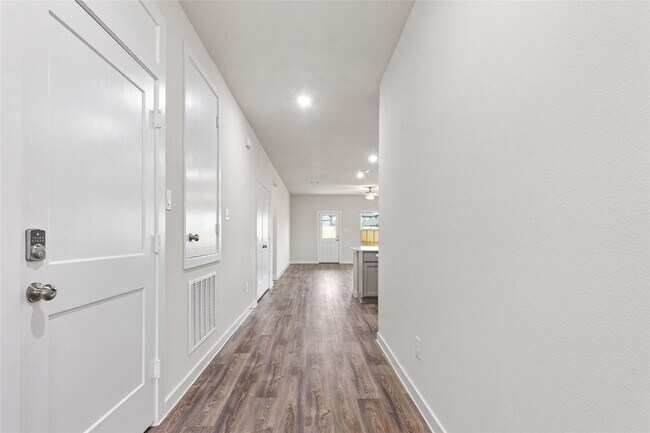 Building Photo - 30223 Fledged Wing Dr