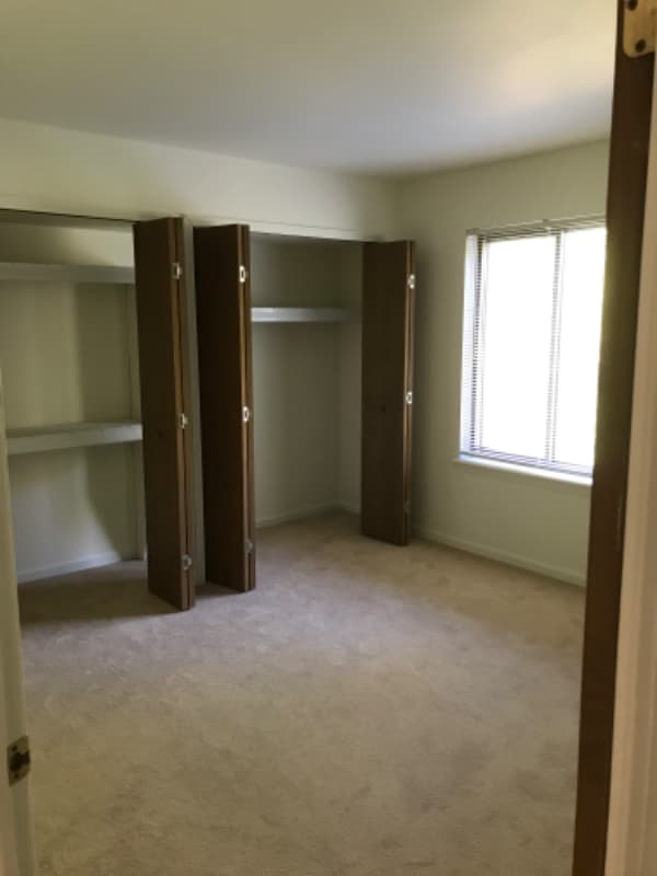 Building Photo - 5482 Country Club Ln