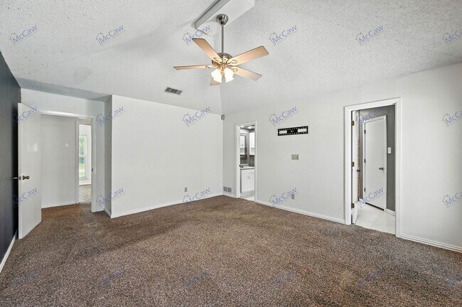 Building Photo - 1903 Reverchon Dr