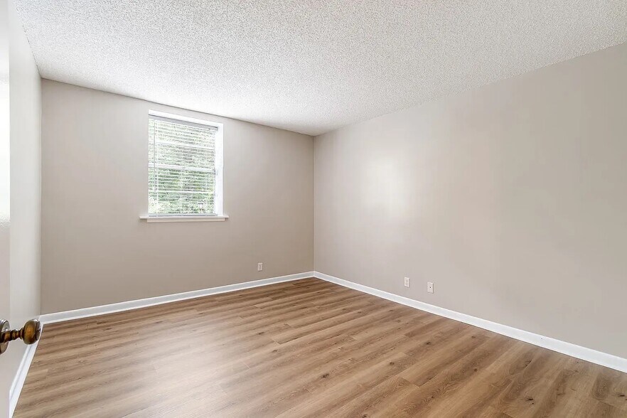 Building Photo - 2929 Selena Dr