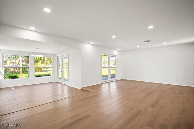 Building Photo - 4293 Island Cir