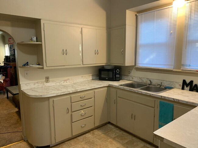 Building Photo - 1821 7th Ave