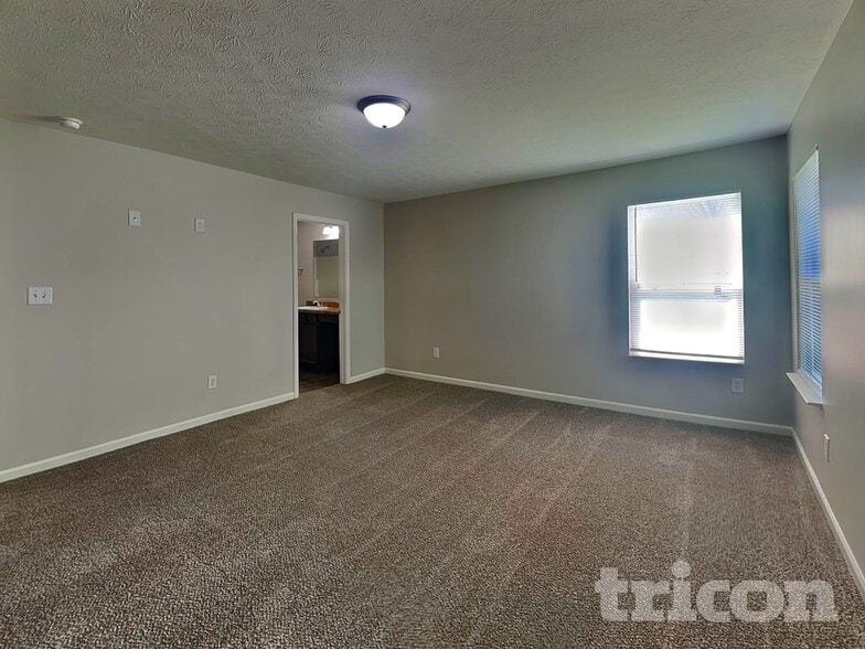 Building Photo - 2944 Mozart Way