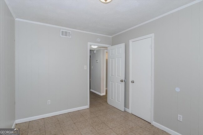 Building Photo - 1232 12th St